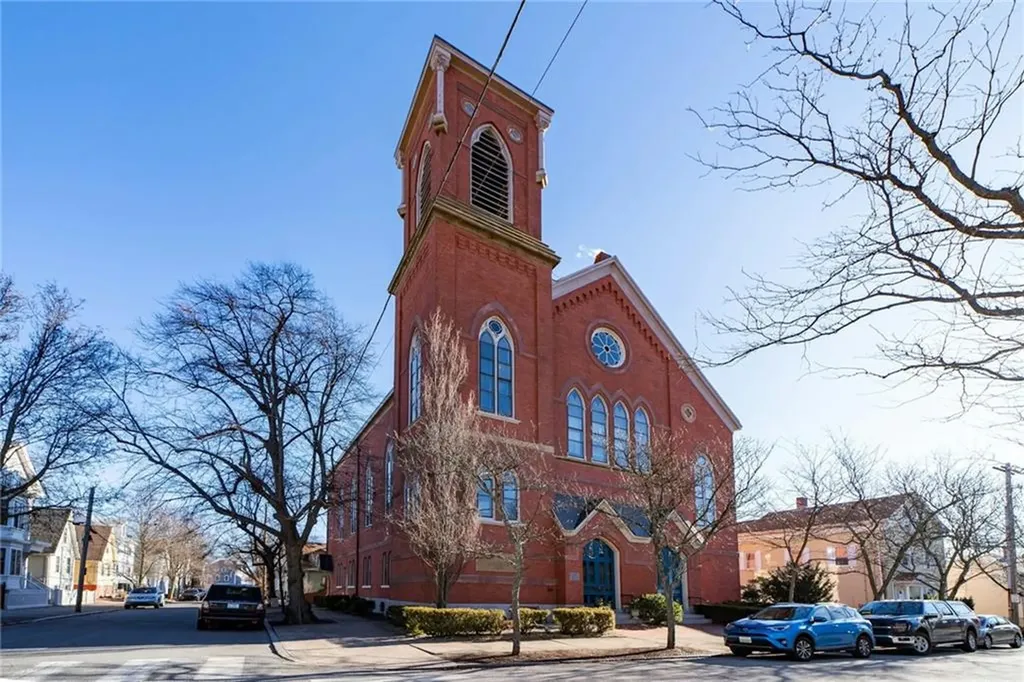 10 East Street Providence RI 02906