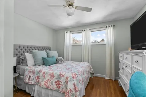 60 Knollwood Circle North Kingstown RI 02852