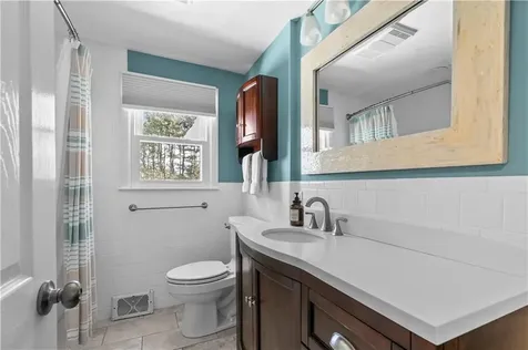 60 Knollwood Circle North Kingstown RI 02852