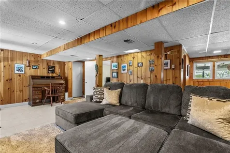 60 Knollwood Circle North Kingstown RI 02852