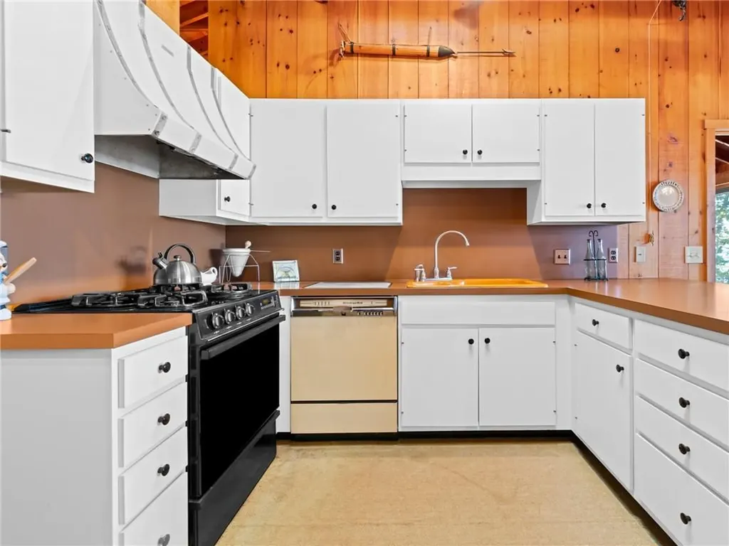 15 George W Finnerty Road Barrington RI 02806