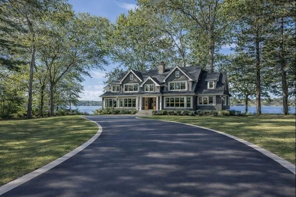 15 George W Finnerty Road Barrington RI 02806