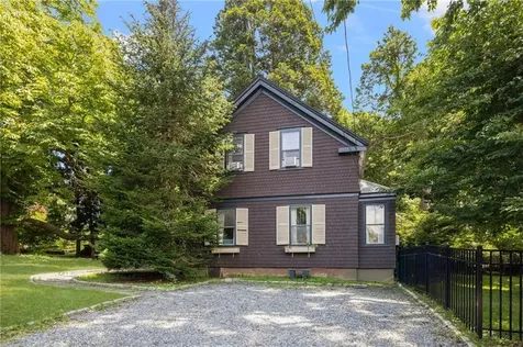 37 Concord Drive Middletown RI 02842