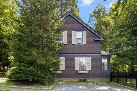 37 Concord Drive Middletown RI 02842