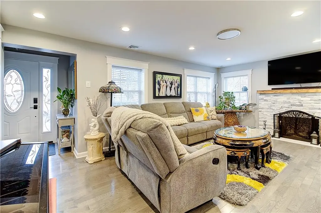 40 Lane 1 Warwick RI 02888