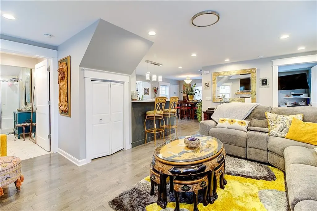 40 Lane 1 Warwick RI 02888