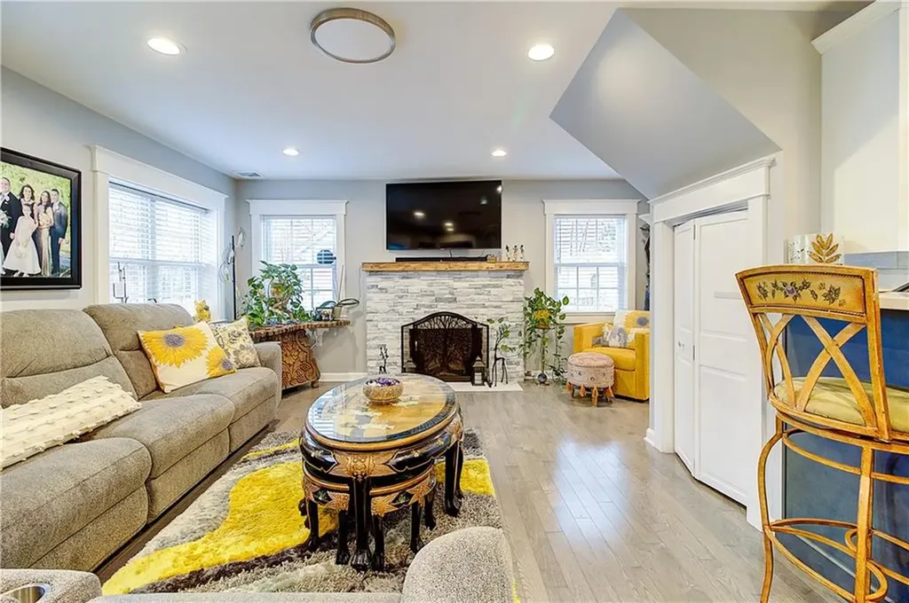 40 Lane 1 Warwick RI 02888