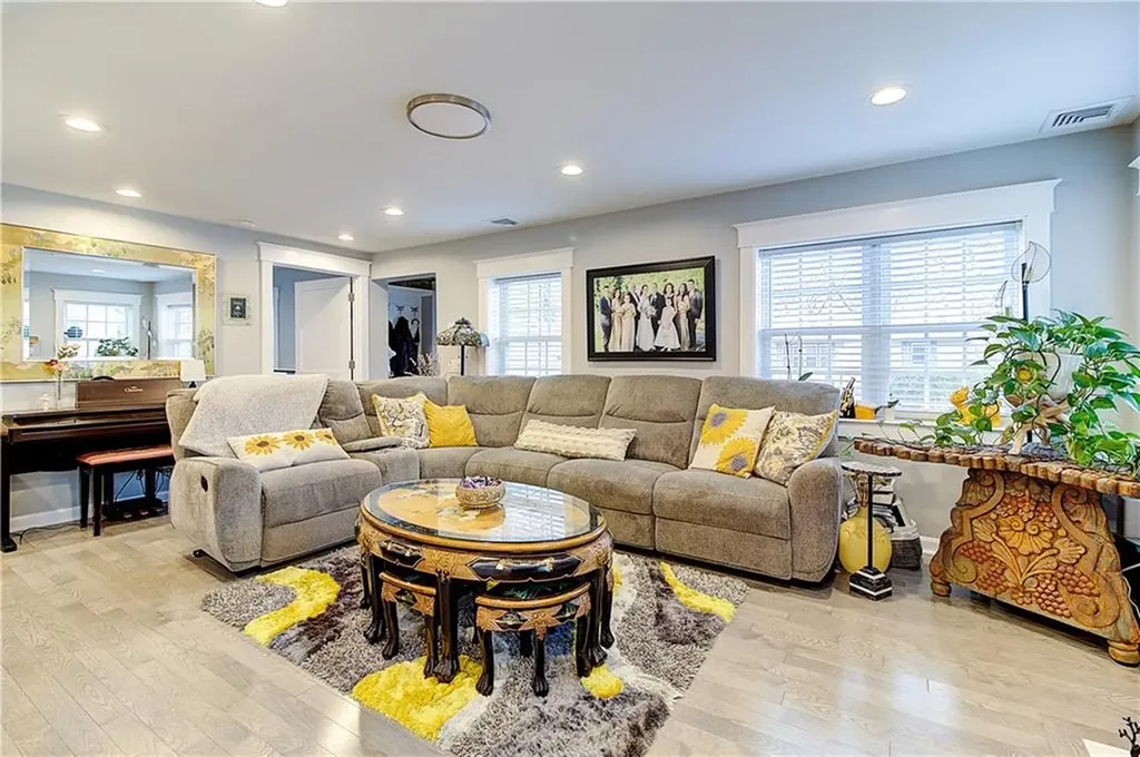 40 Lane 1 Warwick RI 02888