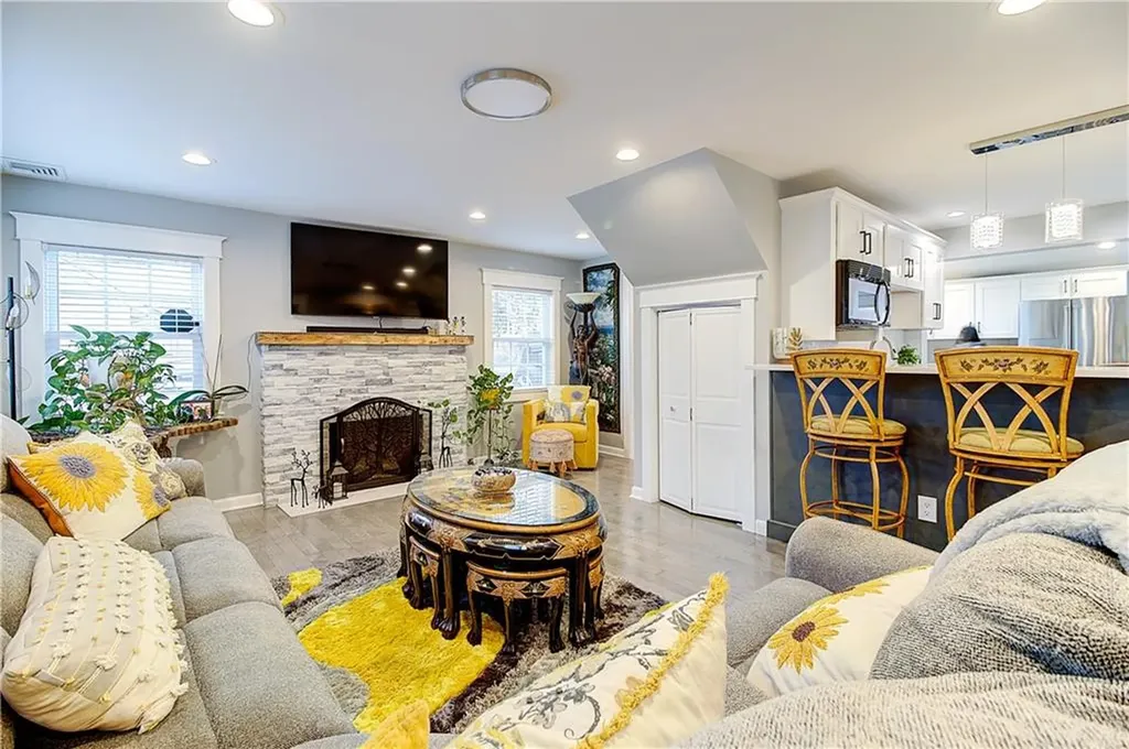 40 Lane 1 Warwick RI 02888