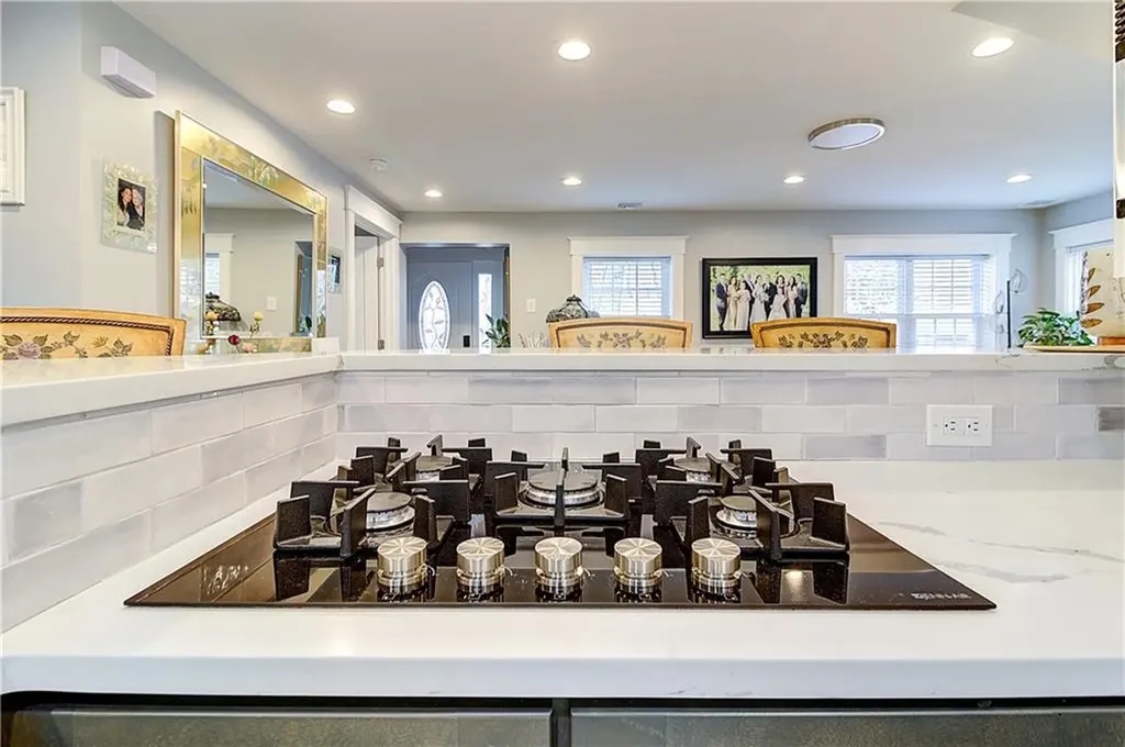 40 Lane 1 Warwick RI 02888