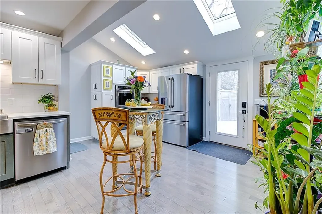 40 Lane 1 Warwick RI 02888