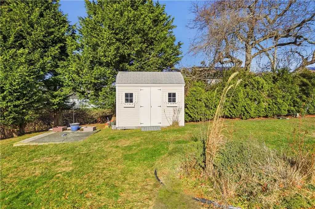 35 Cathy Circle Portsmouth RI 02871