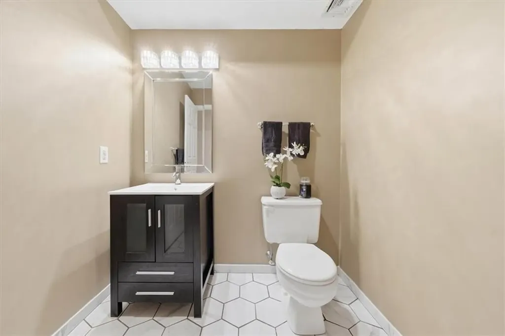 3524 West Shore Road Warwick RI 02886