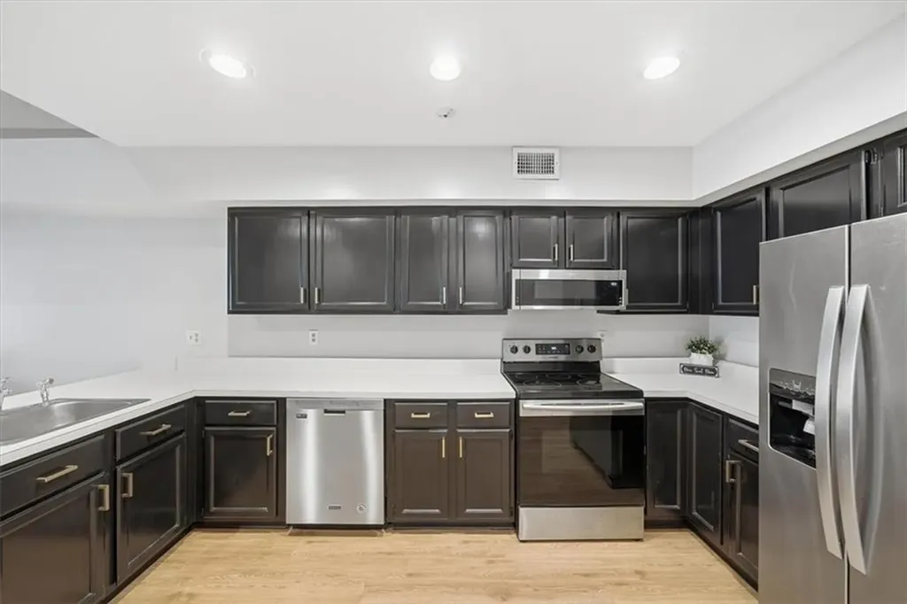 3524 West Shore Road Warwick RI 02886