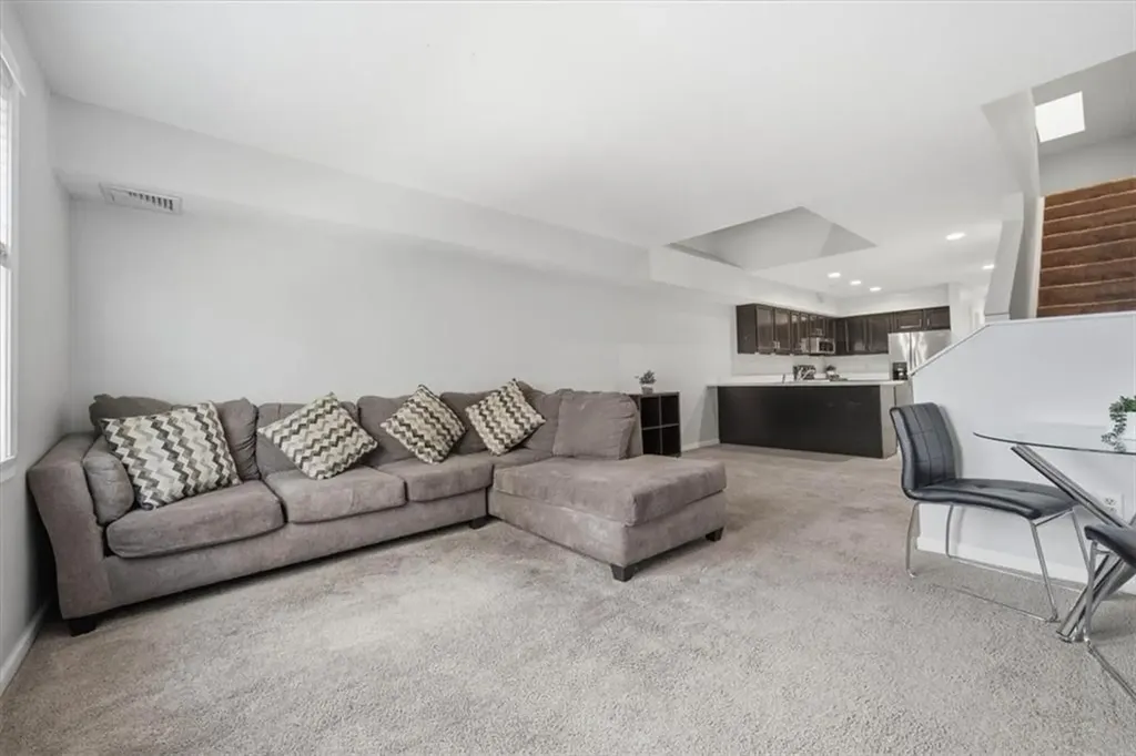 3524 West Shore Road Warwick RI 02886