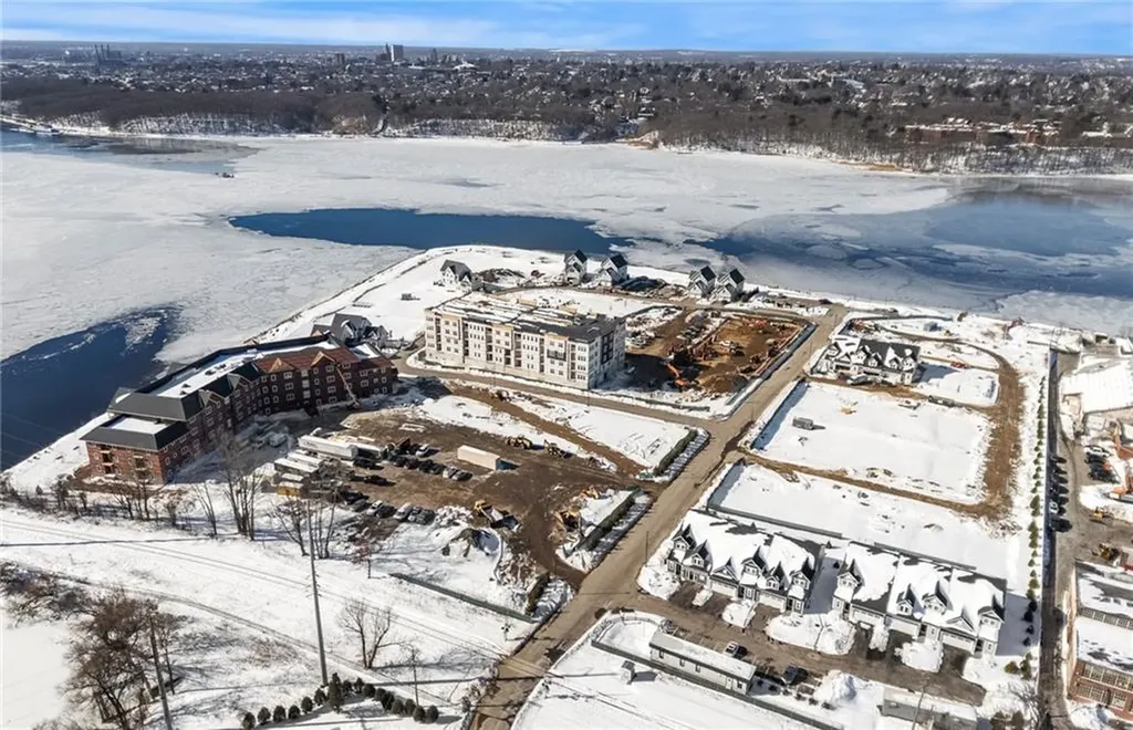 141 East Point Drive East Providence RI 02916