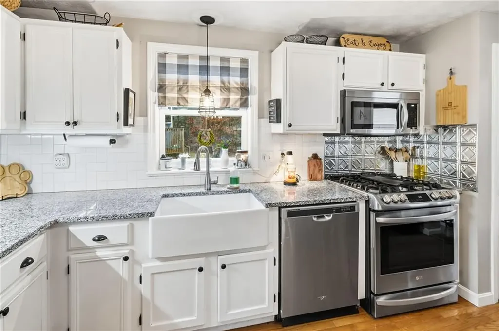 20 Auburn Drive Charlestown RI 02813