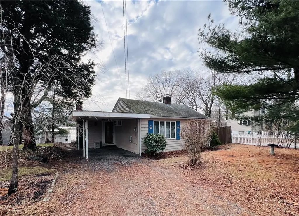 93 Grand View Drive Warwick RI 02886