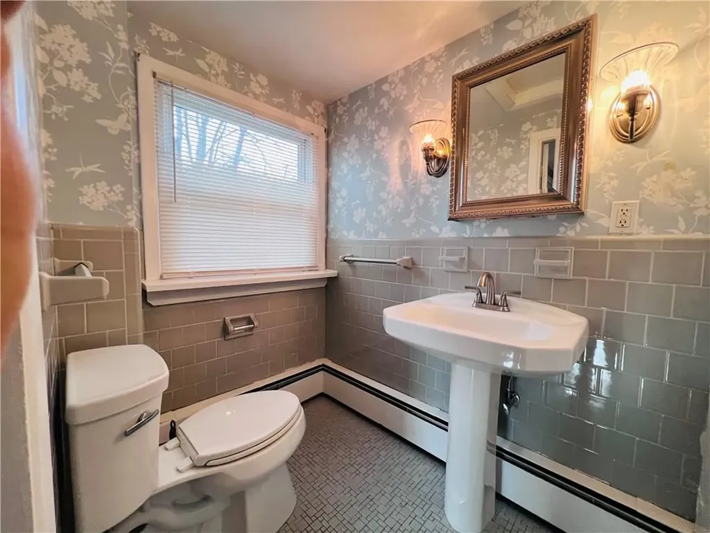 93 Grand View Drive Warwick RI 02886