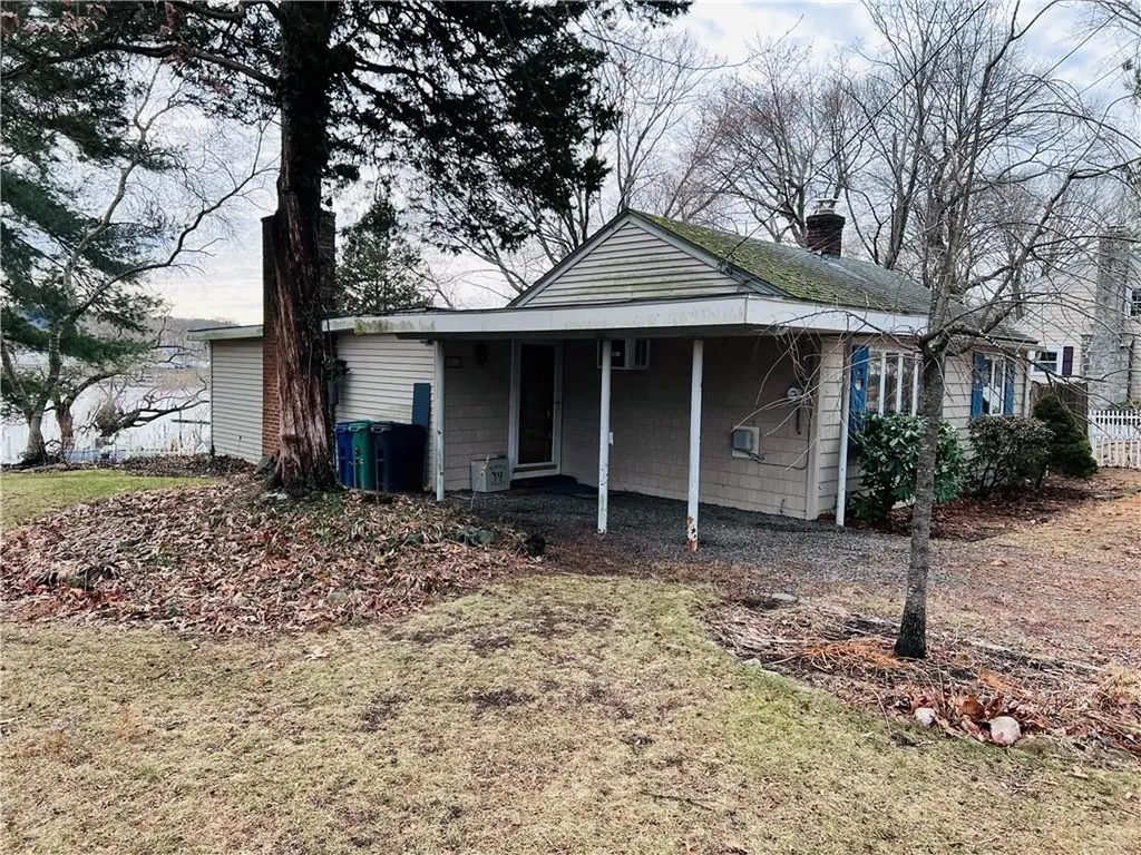 93 Grand View Drive Warwick RI 02886