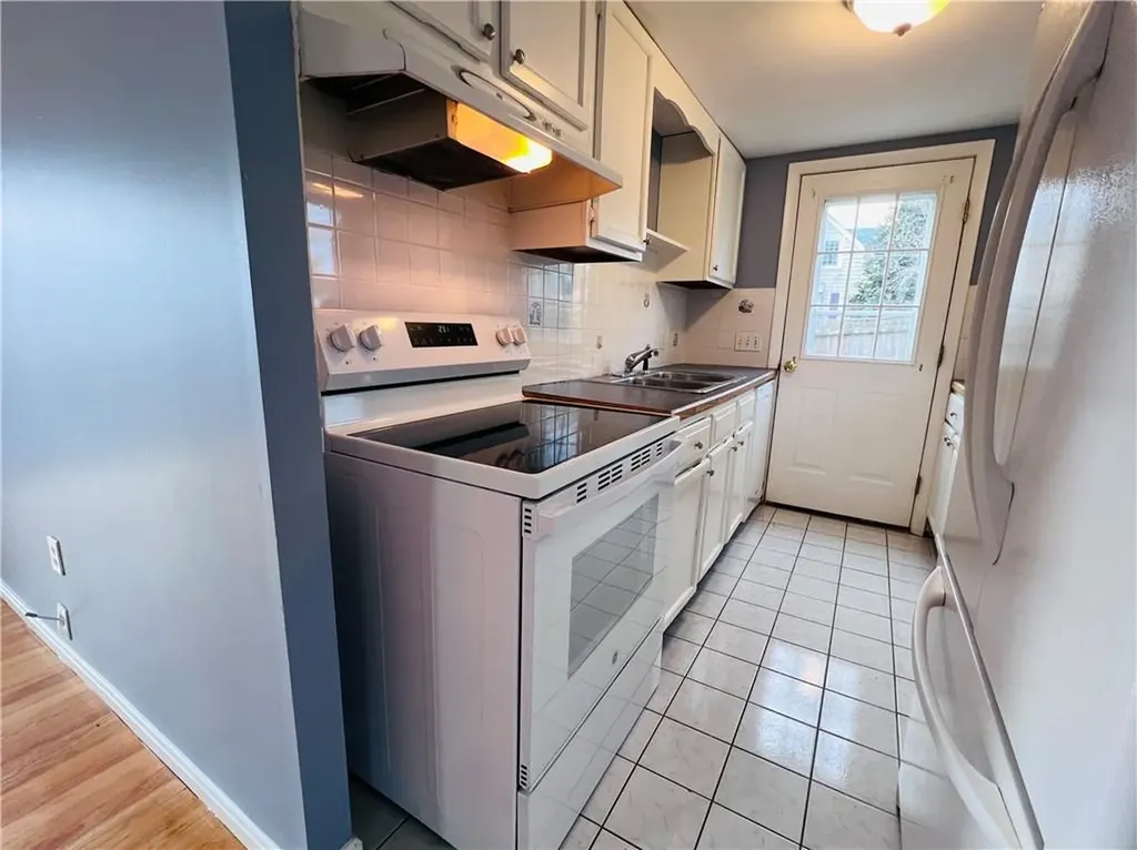 93 Grand View Drive Warwick RI 02886
