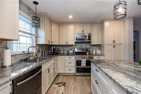 87 Mann School Road Smithfield RI 02917