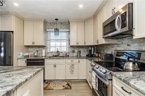 87 Mann School Road Smithfield RI 02917