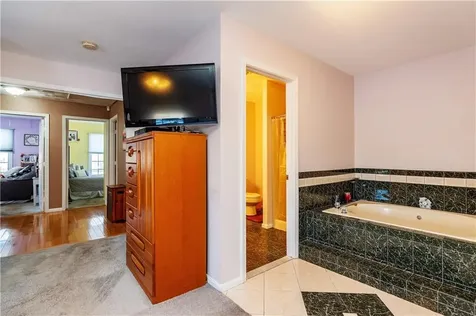 87 Mann School Road Smithfield RI 02917