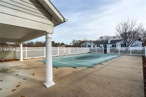 87 Mann School Road Smithfield RI 02917