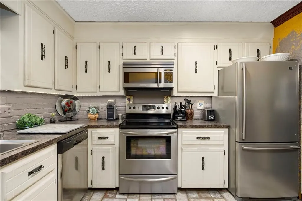 28 Weaver Hill Road West Greenwich RI 02817