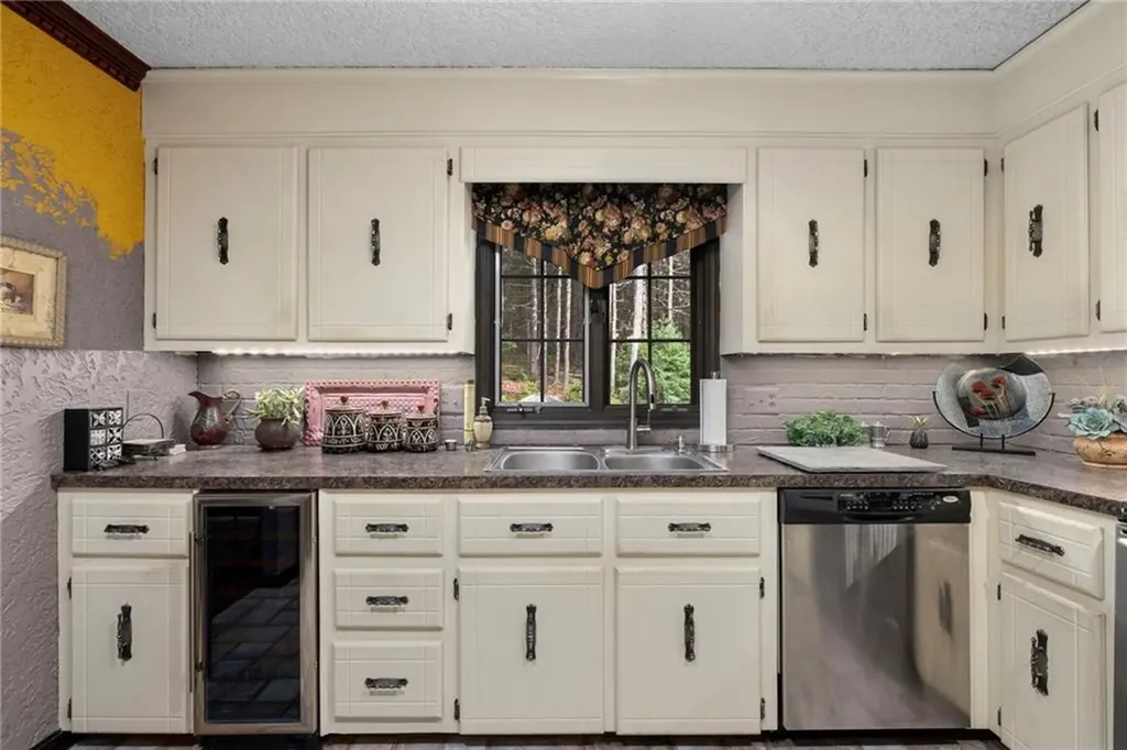 28 Weaver Hill Road West Greenwich RI 02817