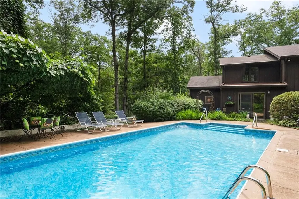 28 Weaver Hill Road West Greenwich RI 02817