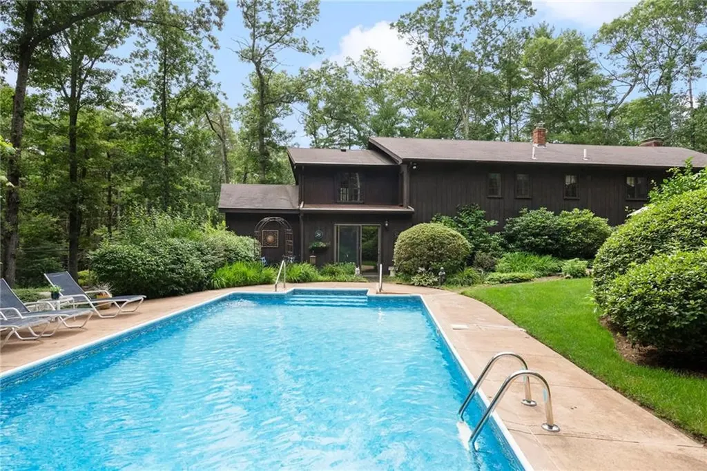 28 Weaver Hill Road West Greenwich RI 02817