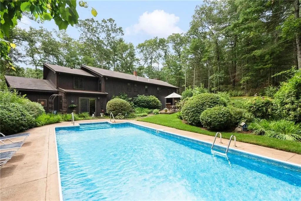 28 Weaver Hill Road West Greenwich RI 02817