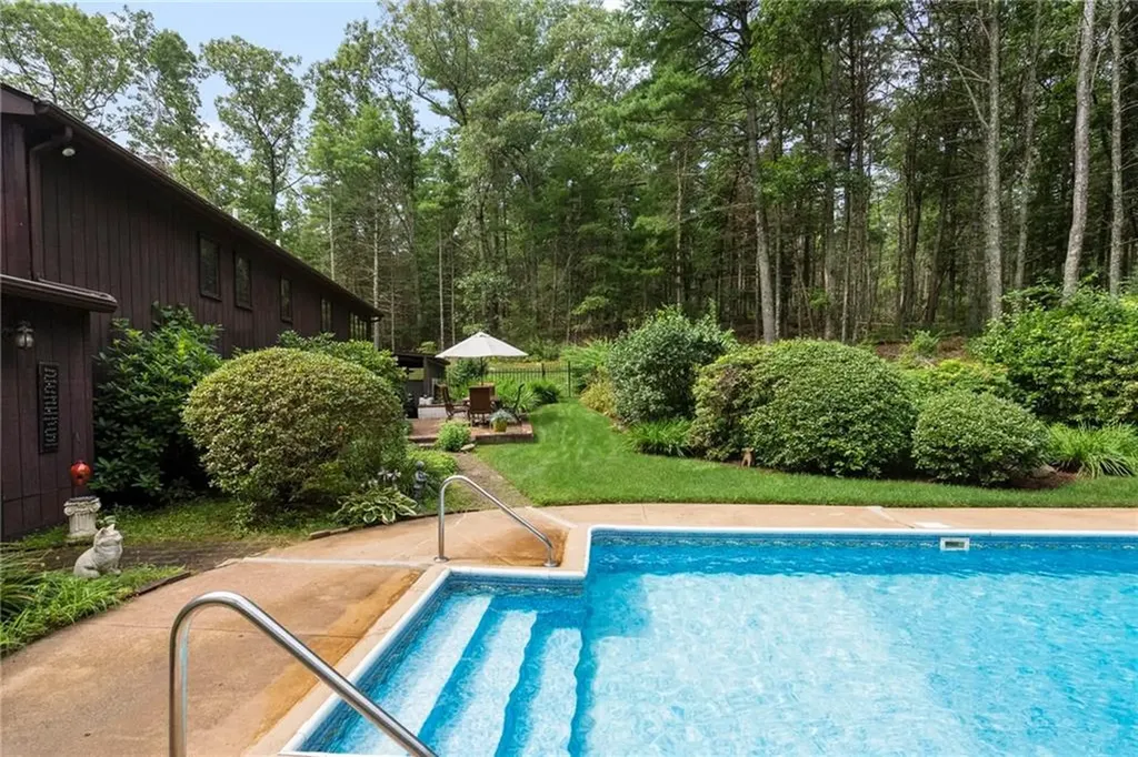 28 Weaver Hill Road West Greenwich RI 02817