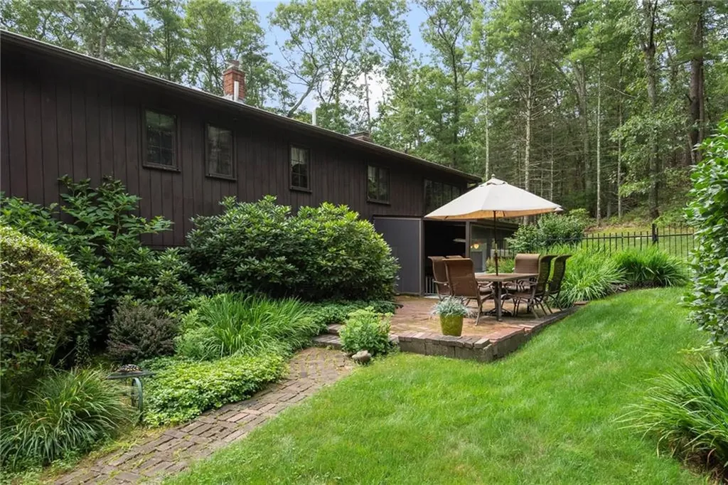 28 Weaver Hill Road West Greenwich RI 02817