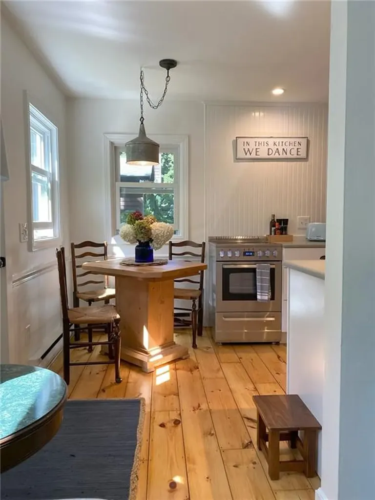 87 Wood Lane South Kingstown RI 02879
