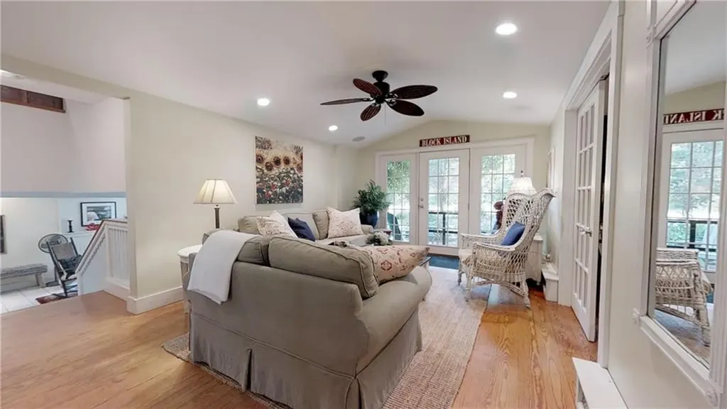 95 Wood Lane South Kingstown RI 02879