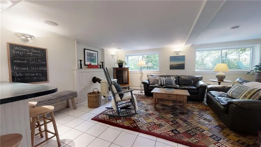 95 Wood Lane South Kingstown RI 02879