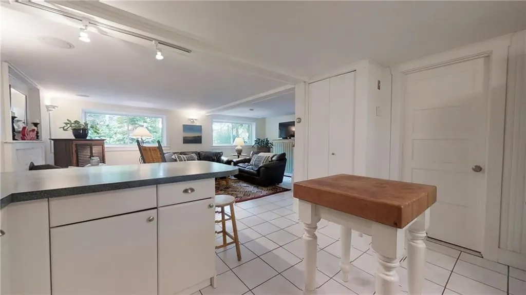 95 Wood Lane South Kingstown RI 02879