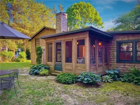 95 Wood Lane South Kingstown RI 02879