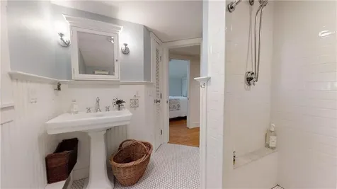 95 Wood Lane South Kingstown RI 02879