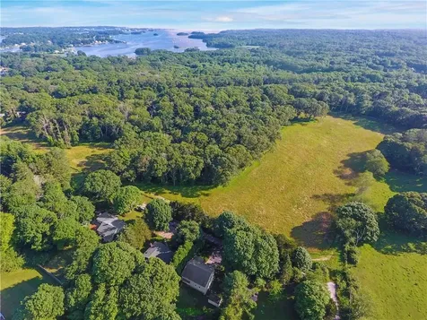 95 Wood Lane South Kingstown RI 02879
