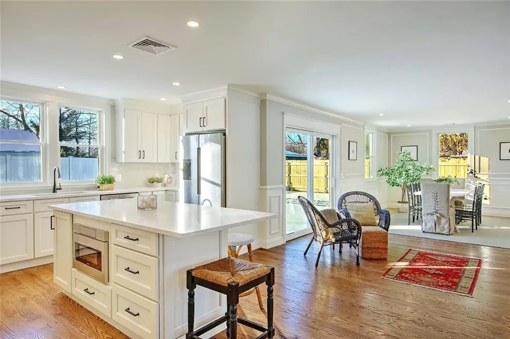 5 Hancock Road Barrington RI 02806