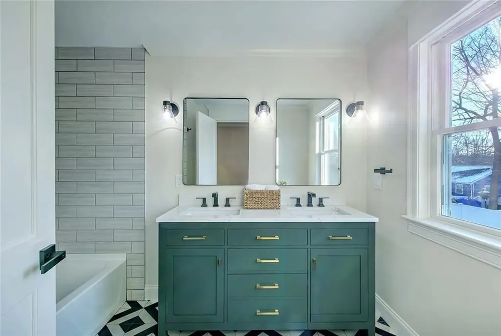 5 Hancock Road Barrington RI 02806