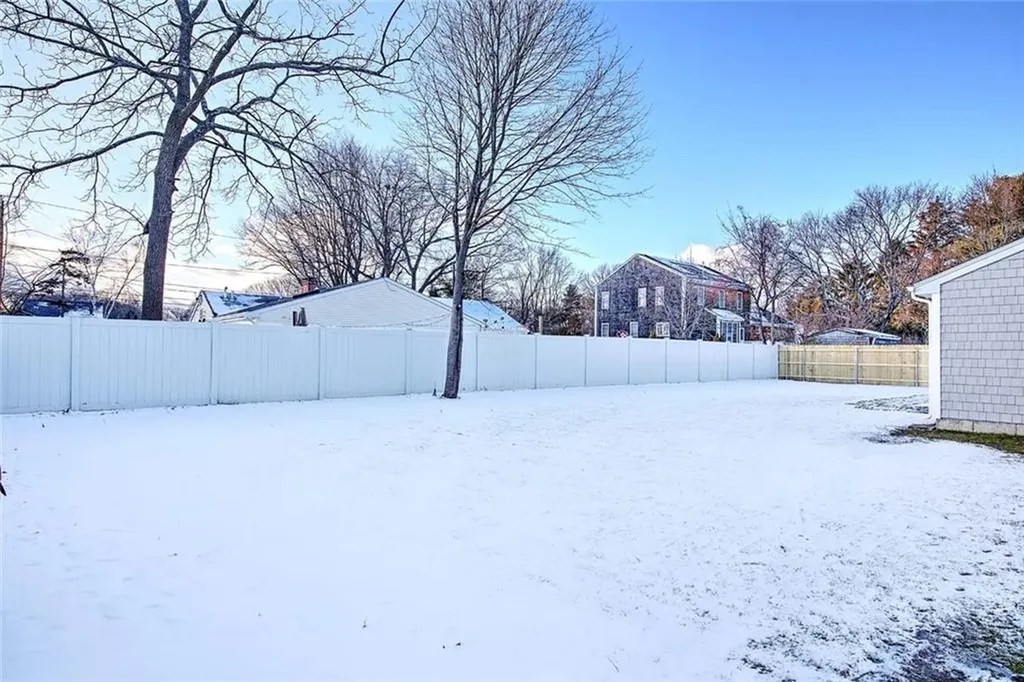 5 Hancock Road Barrington RI 02806