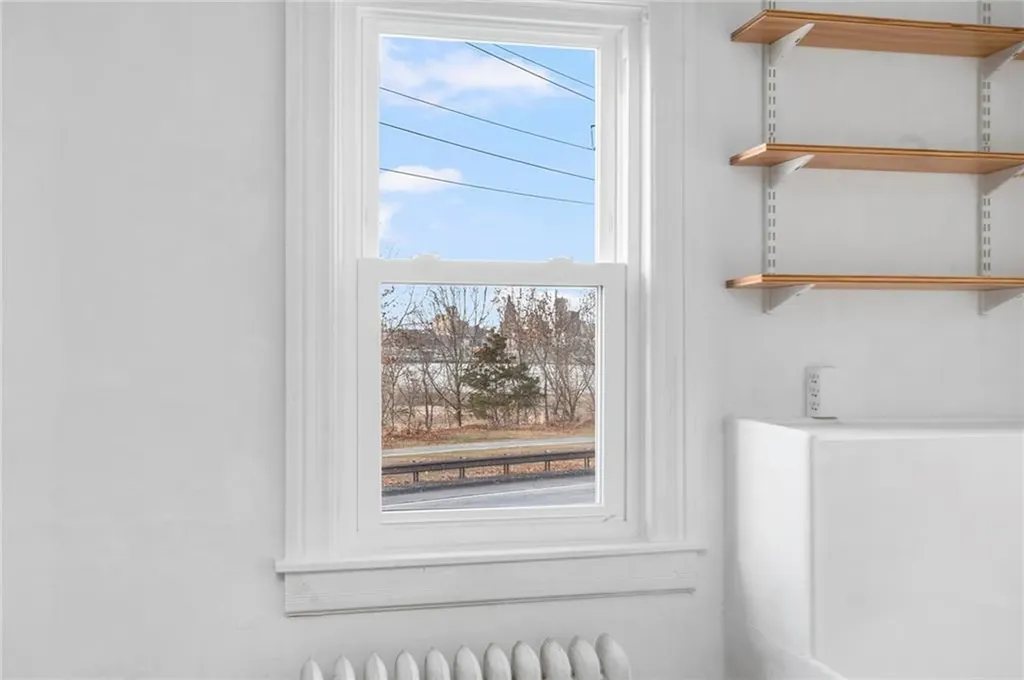 222 Second Street East Providence RI 02865