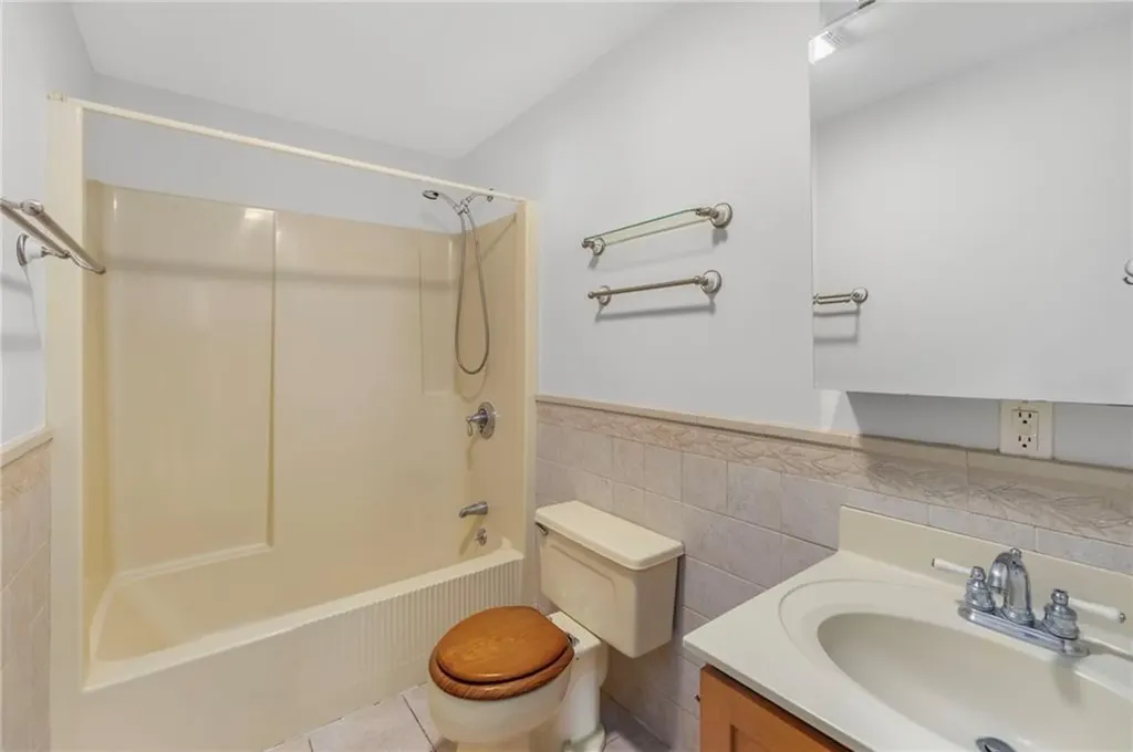 63 Sassafras Trail Narragansett RI 02882