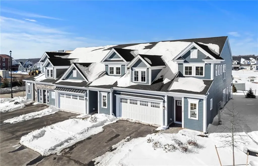 36 East Point Drive East Providence RI 02916