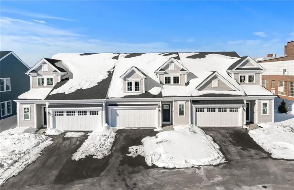 36 East Point Drive East Providence RI 02916